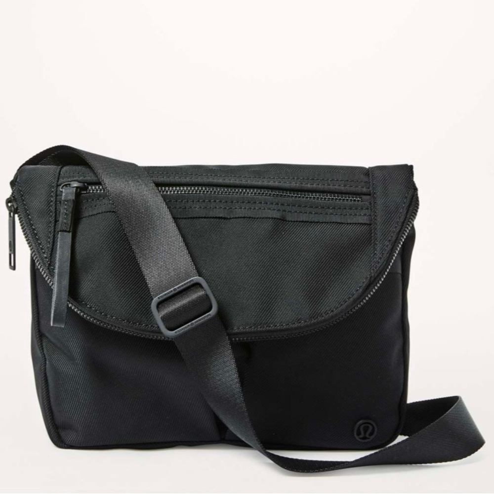 Lululemon NWT Festival Bag II Black